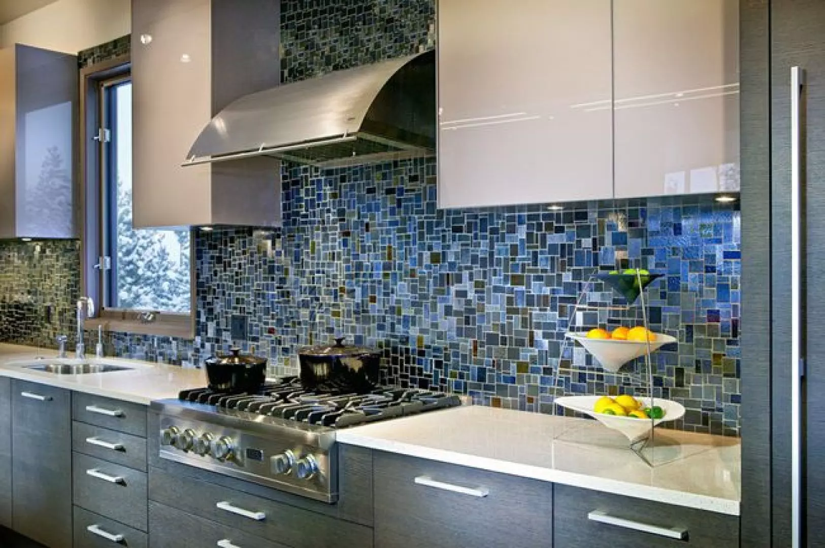 Gạch mosaic ốp lát phòng bếp