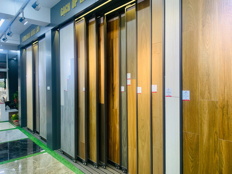 Showroom Hùng Lan - đại lý phân phối gạch ốp lát vân gỗ