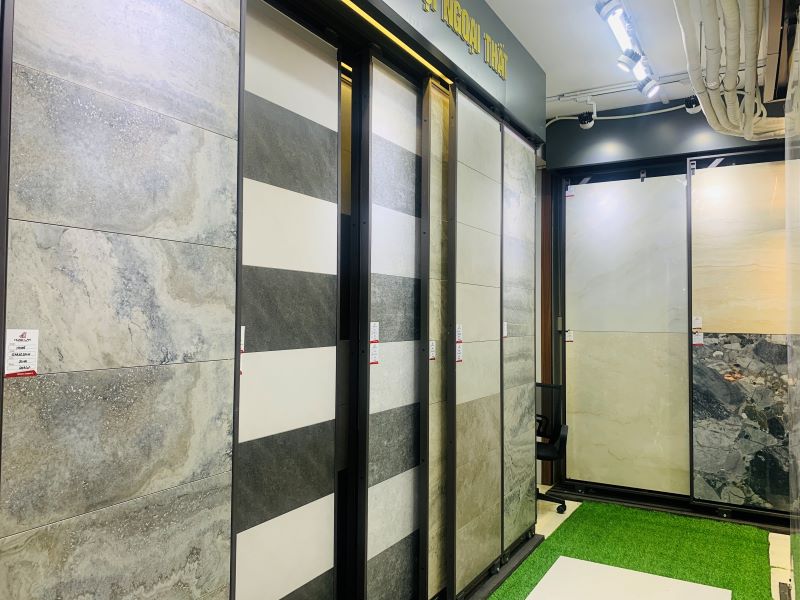 Showroom Hùng Lan - Địa điểm mua gạch ốp tường 30x60 uy tín hàng đầu