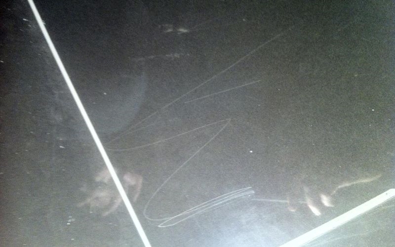 Gạch bị trầy xước do không che chắn khi thi công