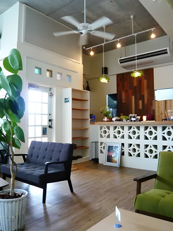 Gạch bông gió ốp quầy bếp