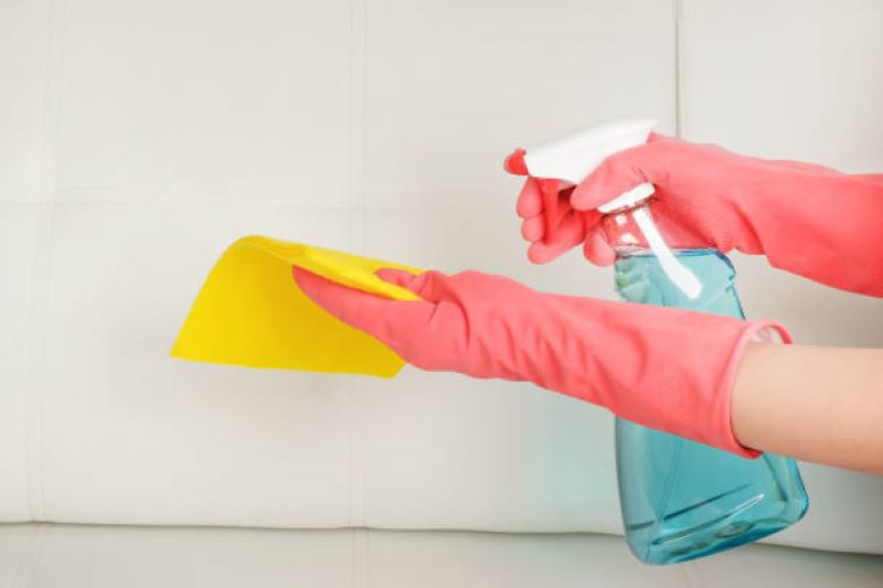 Những lưu ý quan trọng khi vệ sinh gạch bề mặt men Matt tại nhà mà bạn cần biết! 