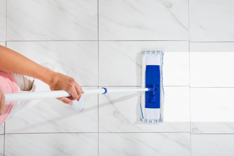 Sàn gạch lau chùi dễ dàng, đơn giản