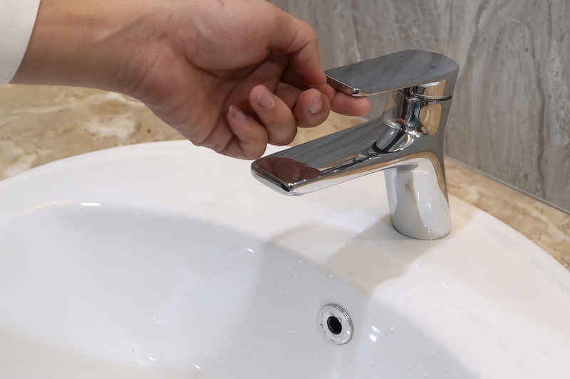Vòi lavabo nóng lạnh cổ thấp D&K