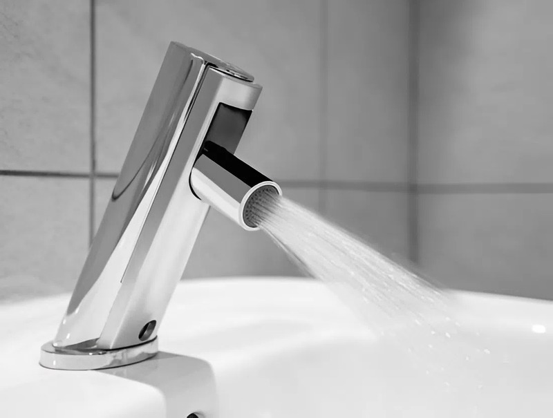 Vòi lavabo cảm ứng Inax