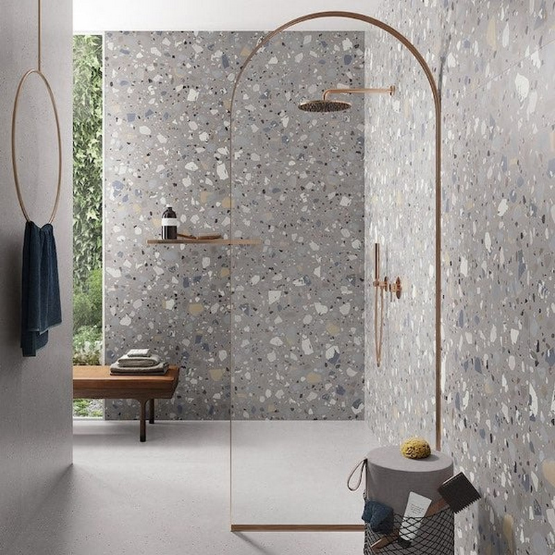 Phòng tắm ấn tượng với gạch terrazzo màu xám