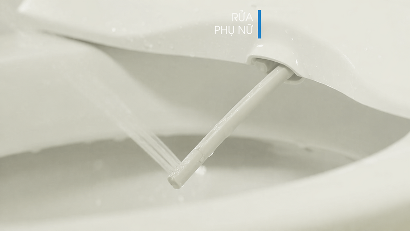 Tính năng rửa trước của nắp rửa cơ đem đến sự tiện lợi cho phụ nữ