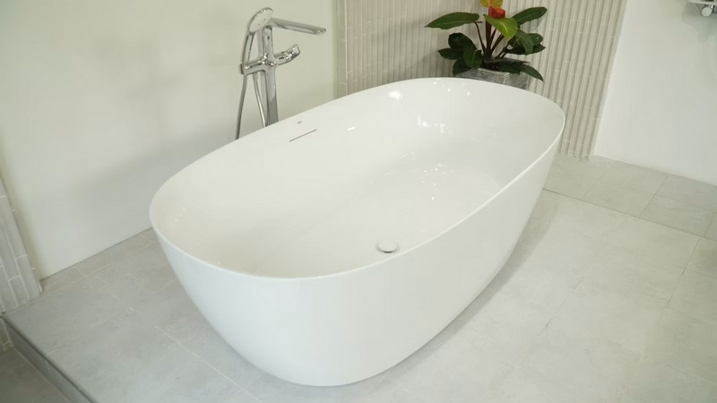 Chọn bồn tắm thường nếu nhu cầu sinh hoạt cơ bản