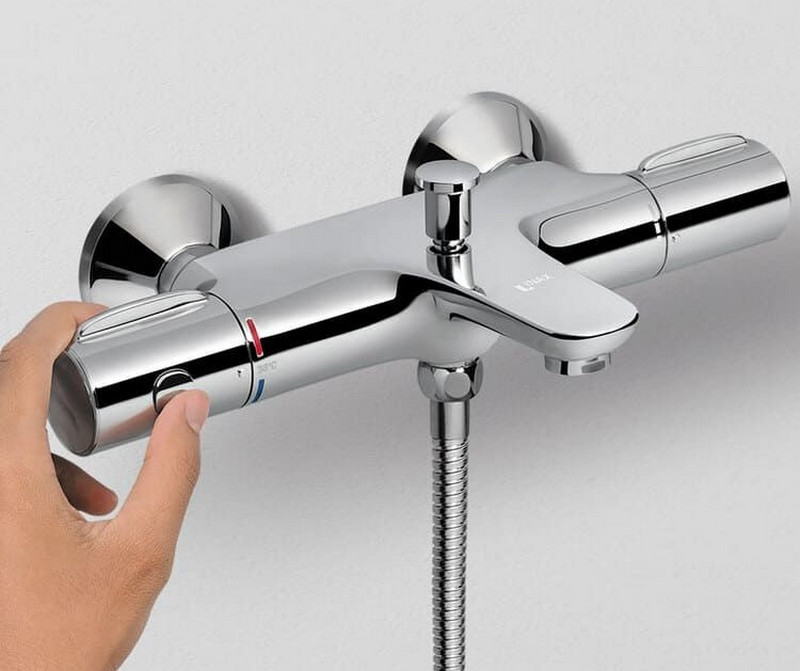 Sen tắm nhiệt độ cao cấp tích hợp chốt khóa 38°C an toàn tuyệt đối cho trẻ nhỏ