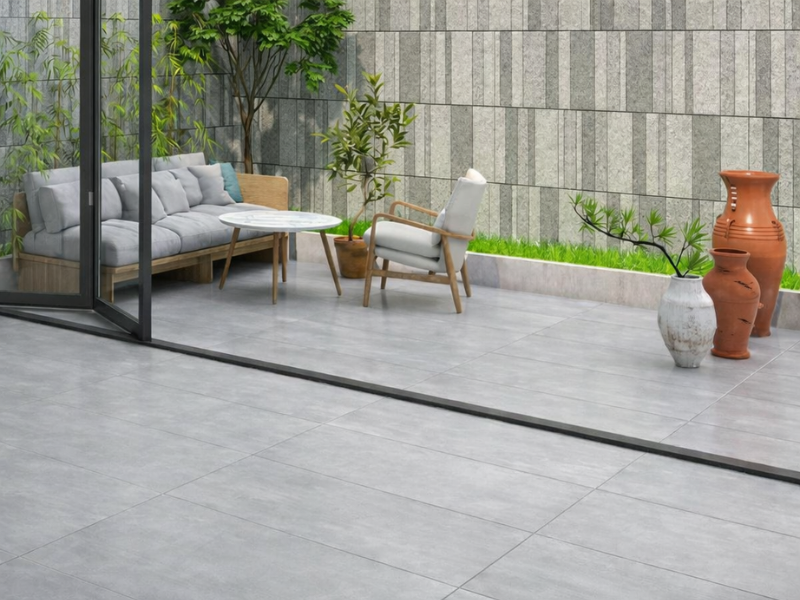 Sân vườn sử dụng gạch Viglacera AZ1-GM61202 tạo nên vẻ đẹp liền mạch và hiện đại.