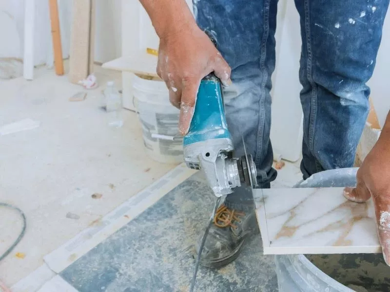 Lựa chọn cách cắt gạch men phù hợp theo kích thước, khu vực